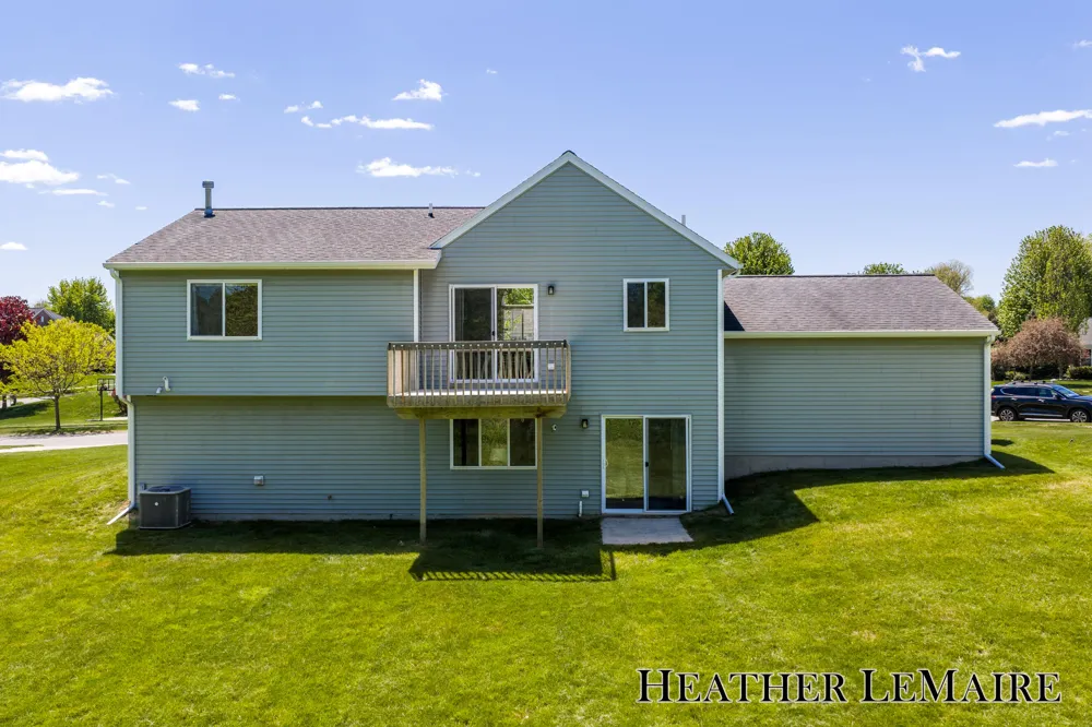 2070 Shiloh Point Drive SE Kentwood City, MI 49546