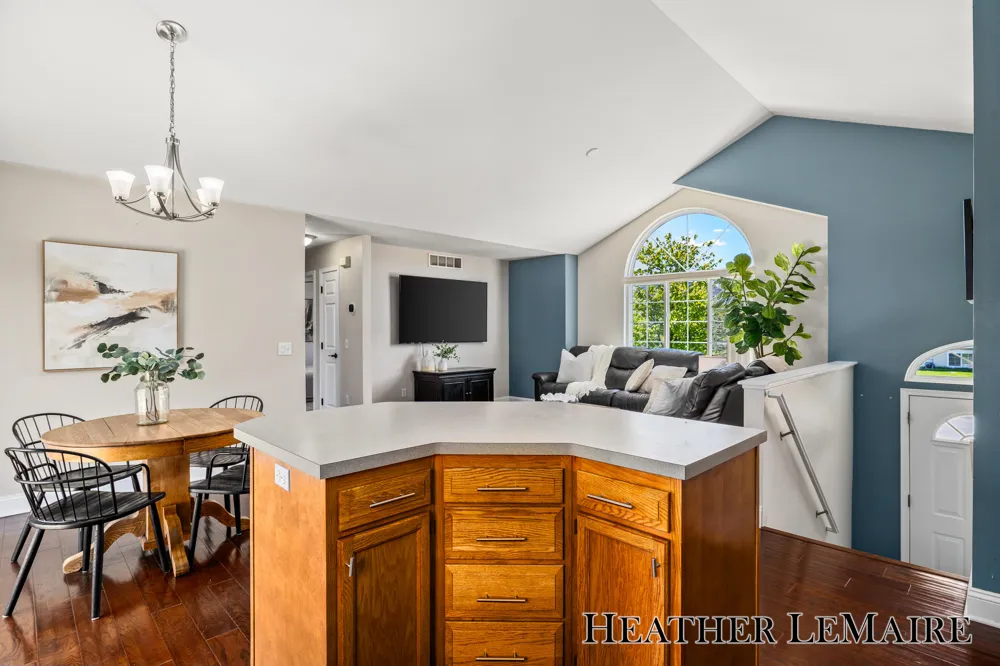 2070 Shiloh Point Drive SE Kentwood City, MI 49546