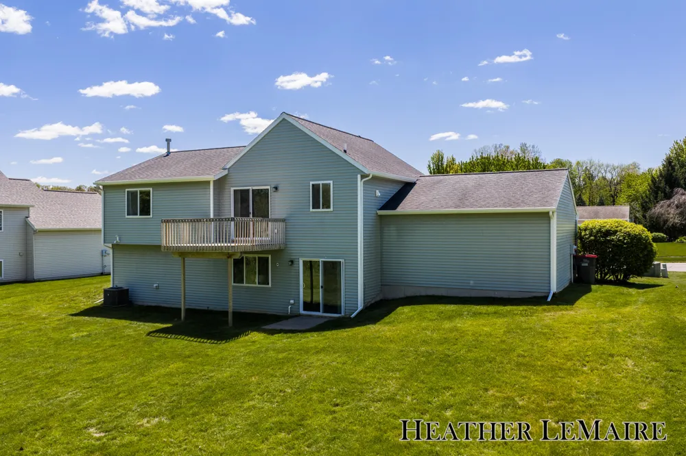 2070 Shiloh Point Drive SE Kentwood City, MI 49546