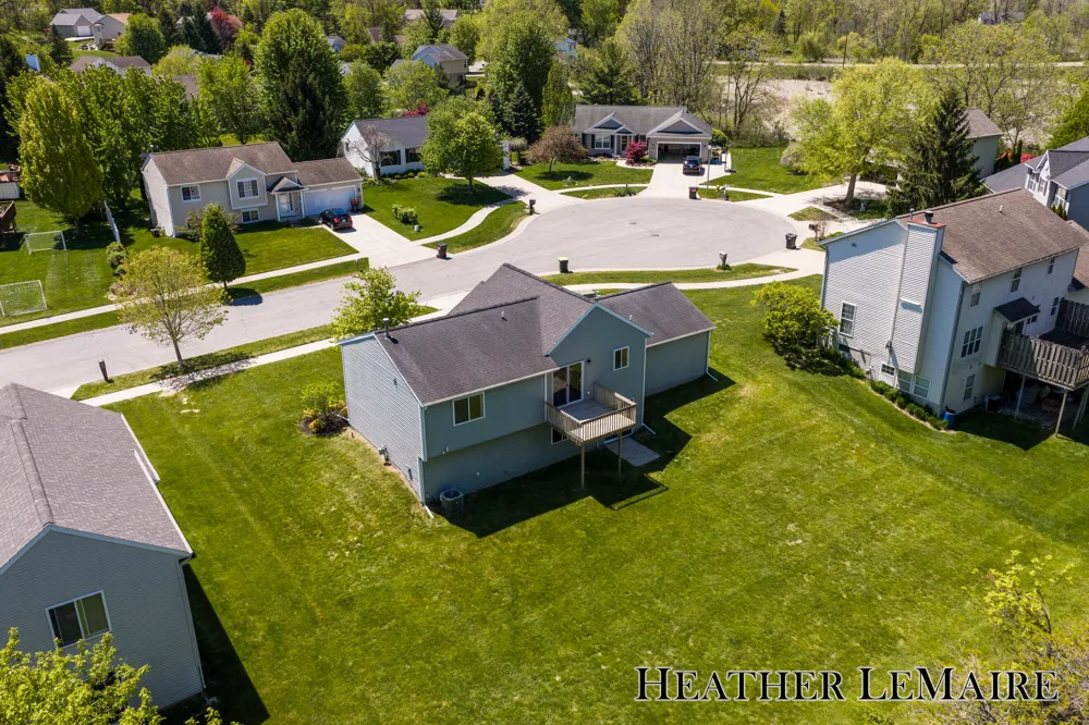 2070 Shiloh Point Drive SE Kentwood City, MI 49546