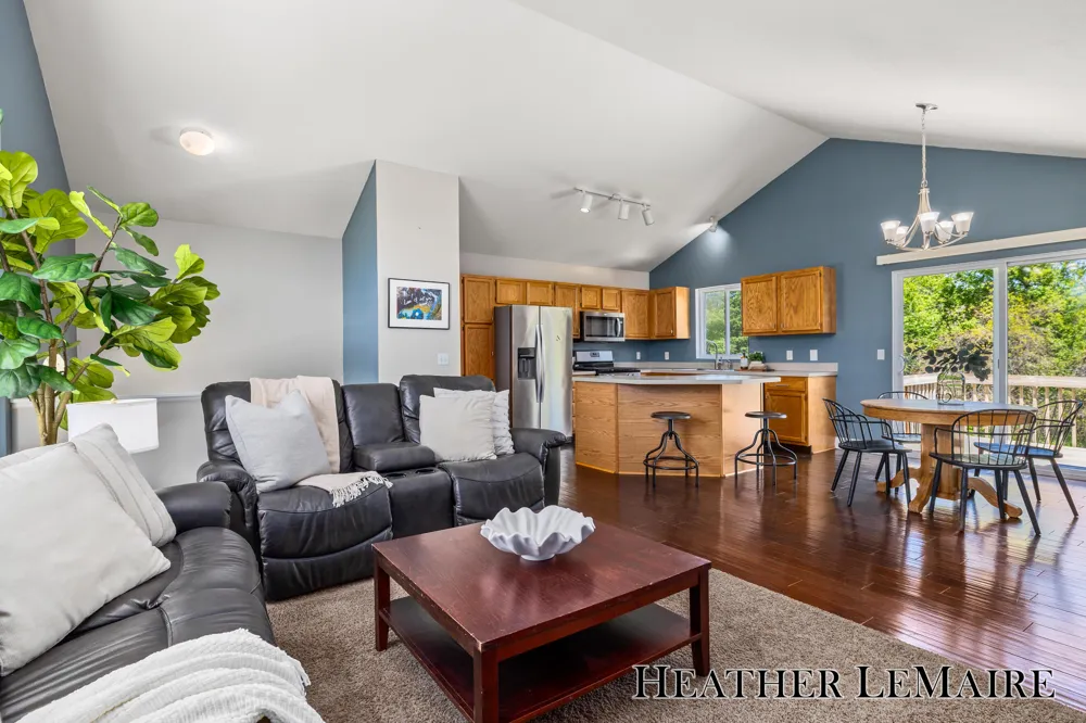 2070 Shiloh Point Drive SE Kentwood City, MI 49546