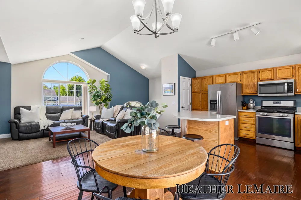 2070 Shiloh Point Drive SE Kentwood City, MI 49546