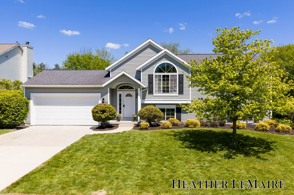 2070 Shiloh Point Drive SE Kentwood City, MI 49546