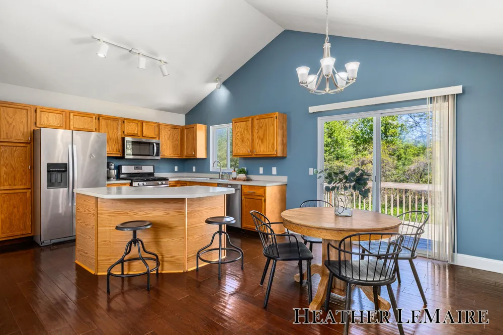 2070 Shiloh Point Drive SE Kentwood City, MI 49546