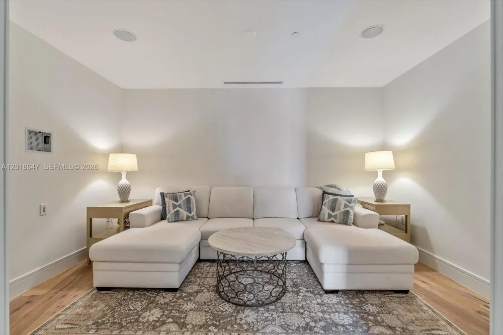 3300 NE 188th St #217 Aventura, FL 33180