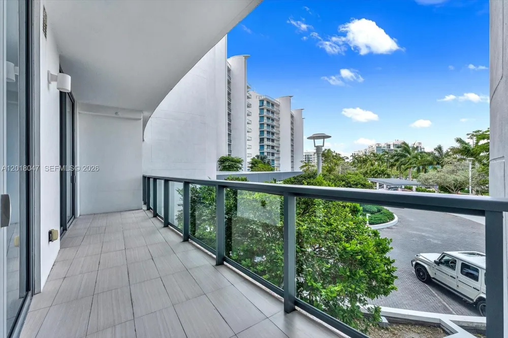 3300 NE 188th St #217 Aventura, FL 33180