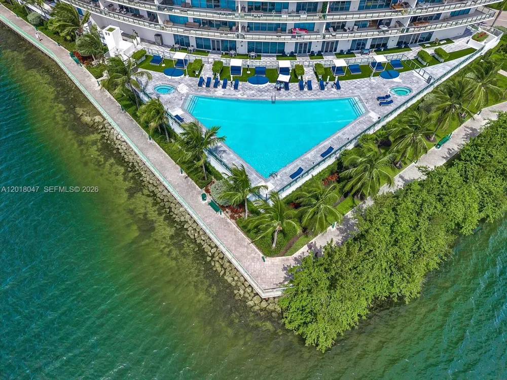 3300 NE 188th St #217 Aventura, FL 33180