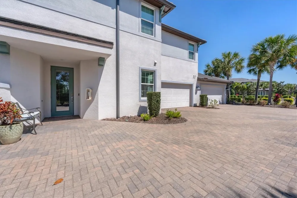 7564 DIVOT LOOP Bradenton, FL 34202