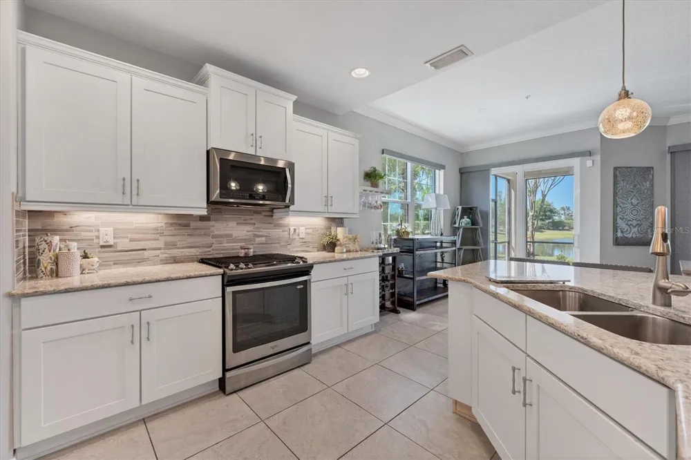 7564 DIVOT LOOP Bradenton, FL 34202