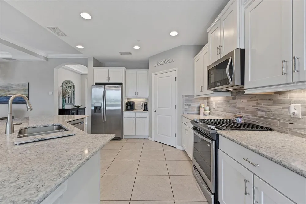 7564 DIVOT LOOP Bradenton, FL 34202