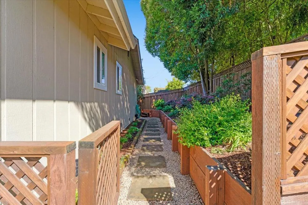465 Los Altos Drive Aptos, CA 95003