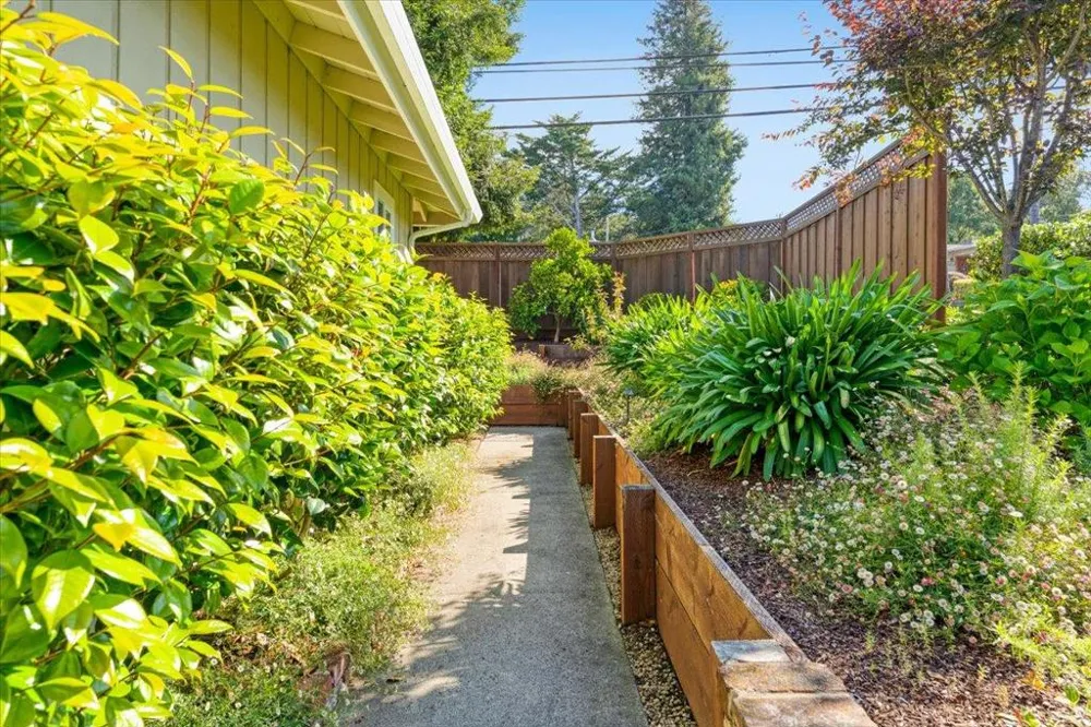 465 Los Altos Drive Aptos, CA 95003
