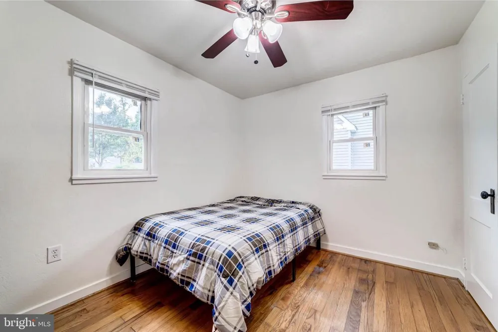 2425 FORT DRIVE Alexandria, VA 22303