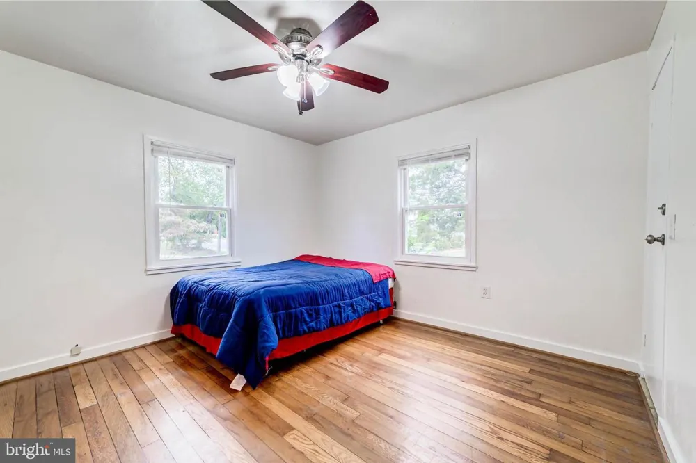 2425 FORT DRIVE Alexandria, VA 22303