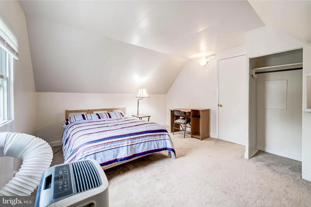 2425 FORT DRIVE Alexandria, VA 22303