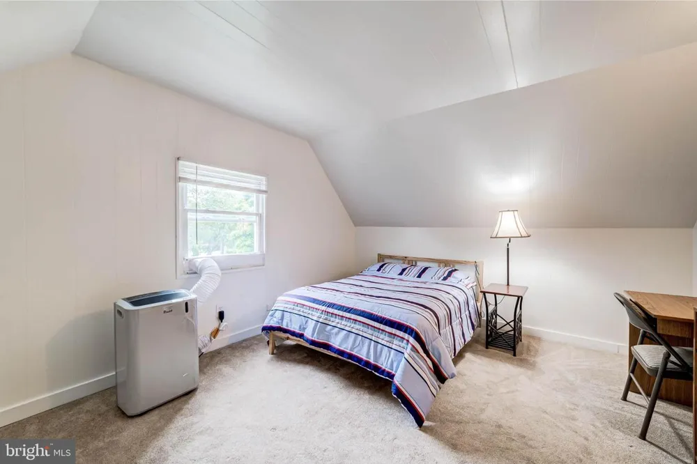 2425 FORT DRIVE Alexandria, VA 22303