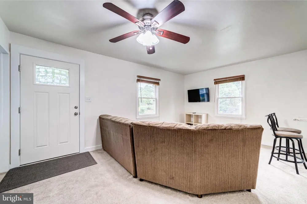 2425 FORT DRIVE Alexandria, VA 22303