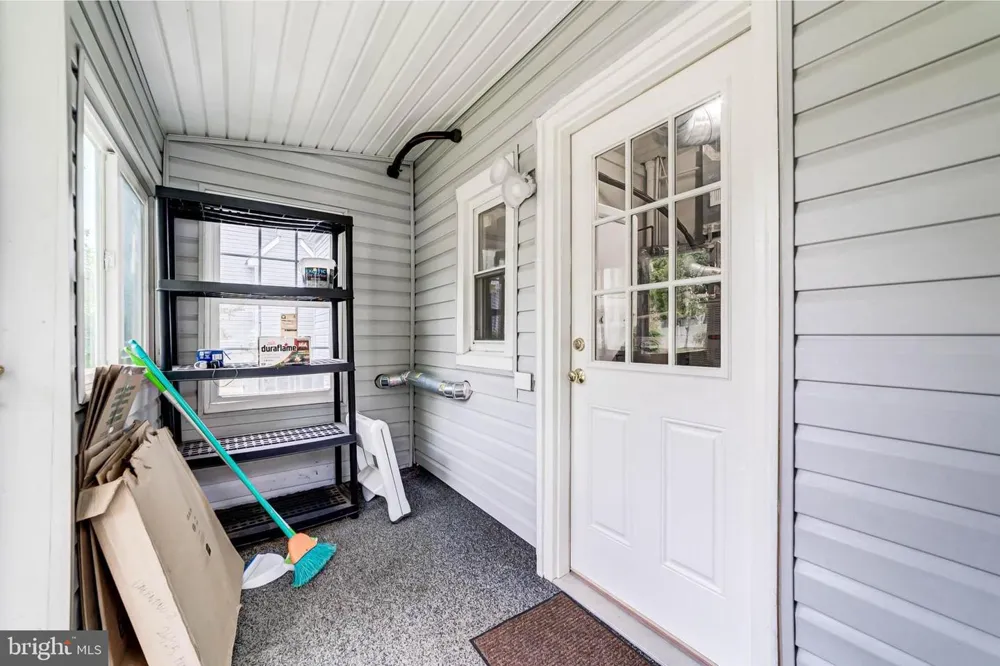 2425 FORT DRIVE Alexandria, VA 22303