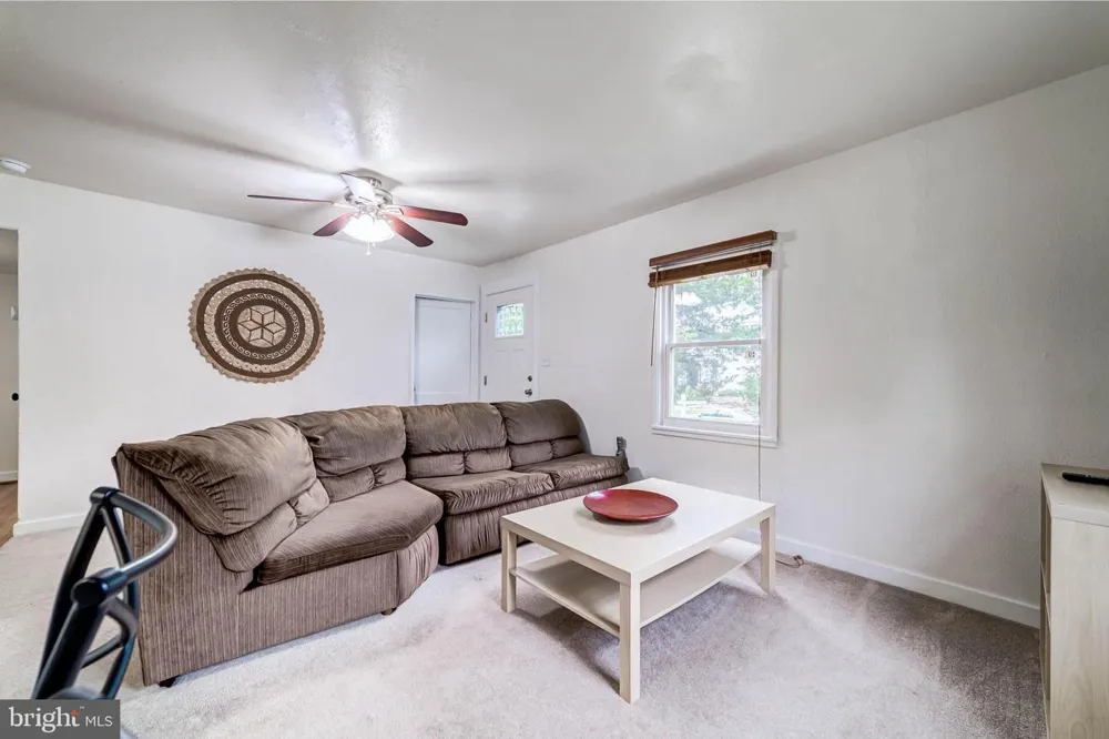 2425 FORT DRIVE Alexandria, VA 22303