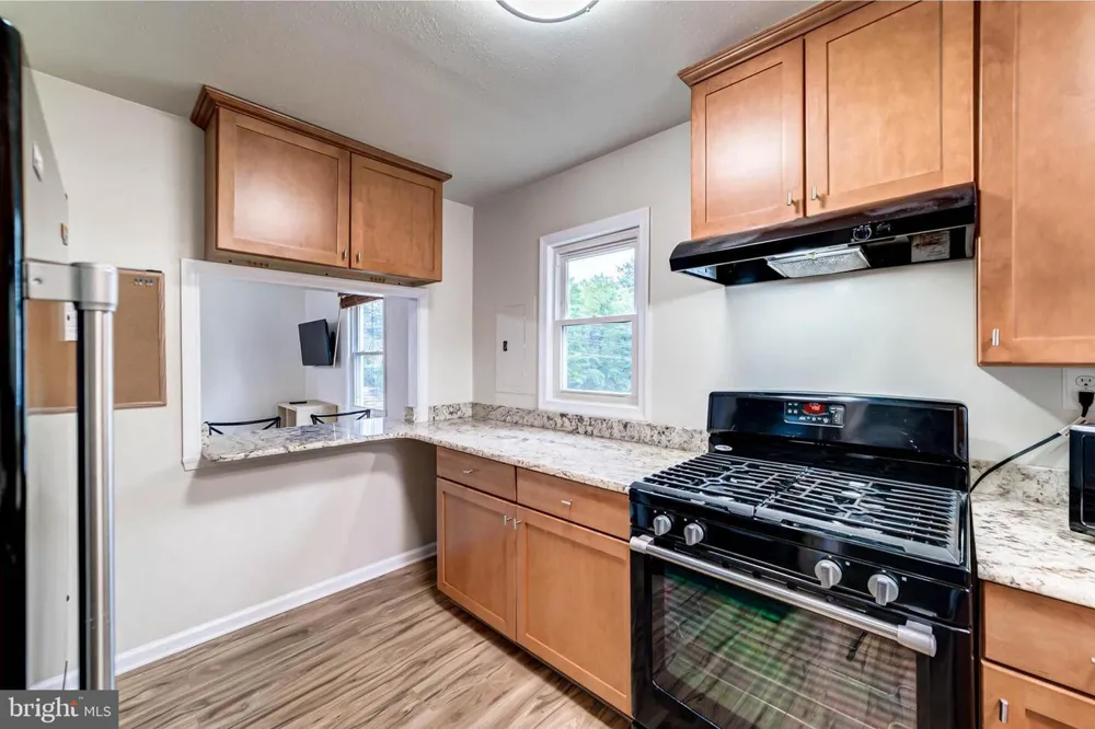2425 FORT DRIVE Alexandria, VA 22303