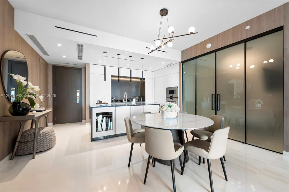 300 Biscayne Blvd Way #1605 Miami, FL 33131
