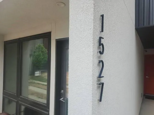 1527 Hickory Street Dallas, TX 75215