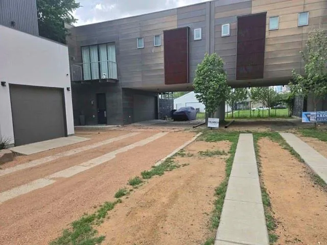1527 Hickory Street Dallas, TX 75215