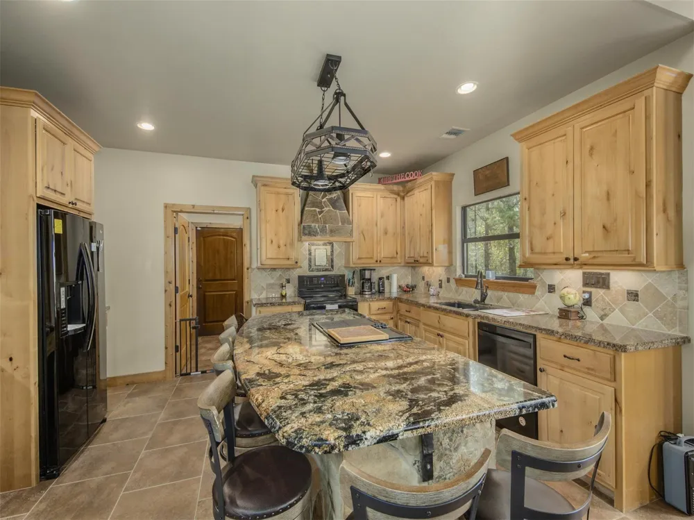 16867 Tierra Buena Drive Plantersville, TX 77363