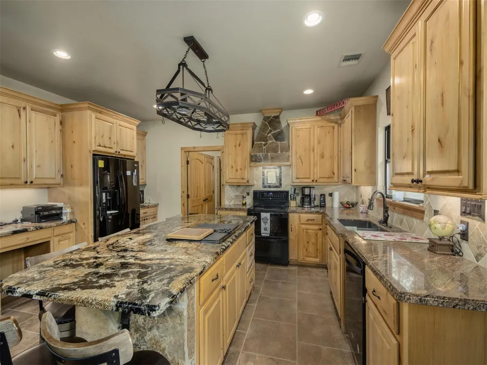 16867 Tierra Buena Drive Plantersville, TX 77363