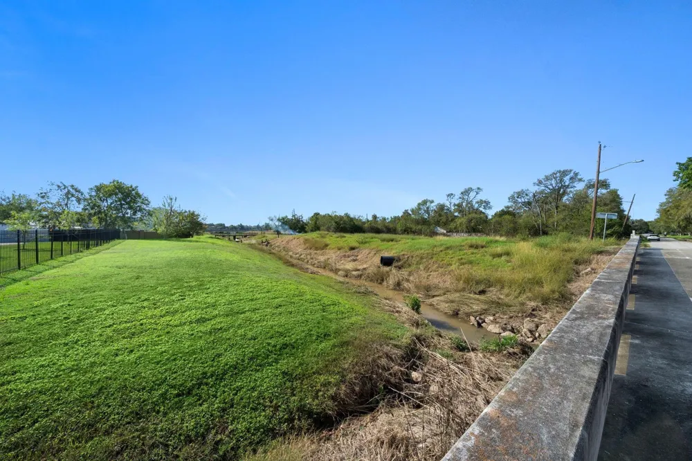 15721 Oleta Lane Sugar Land, TX 77498