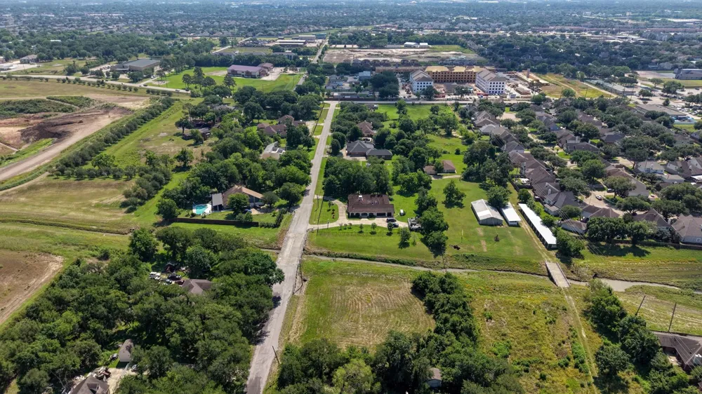 15721 Oleta Lane Sugar Land, TX 77498