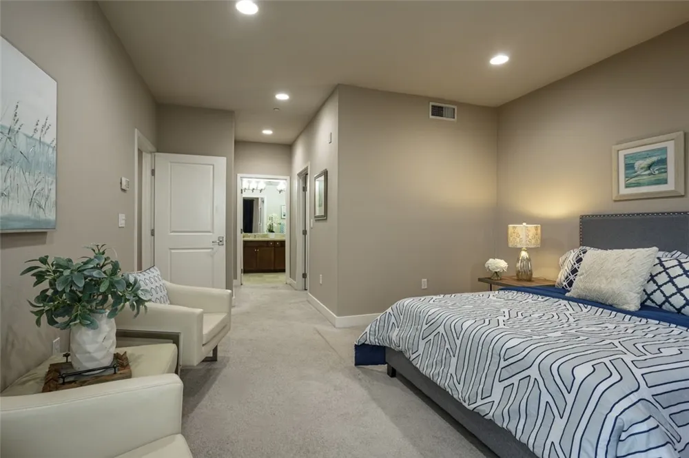 11115 Acama #207 Studio City, CA 91602