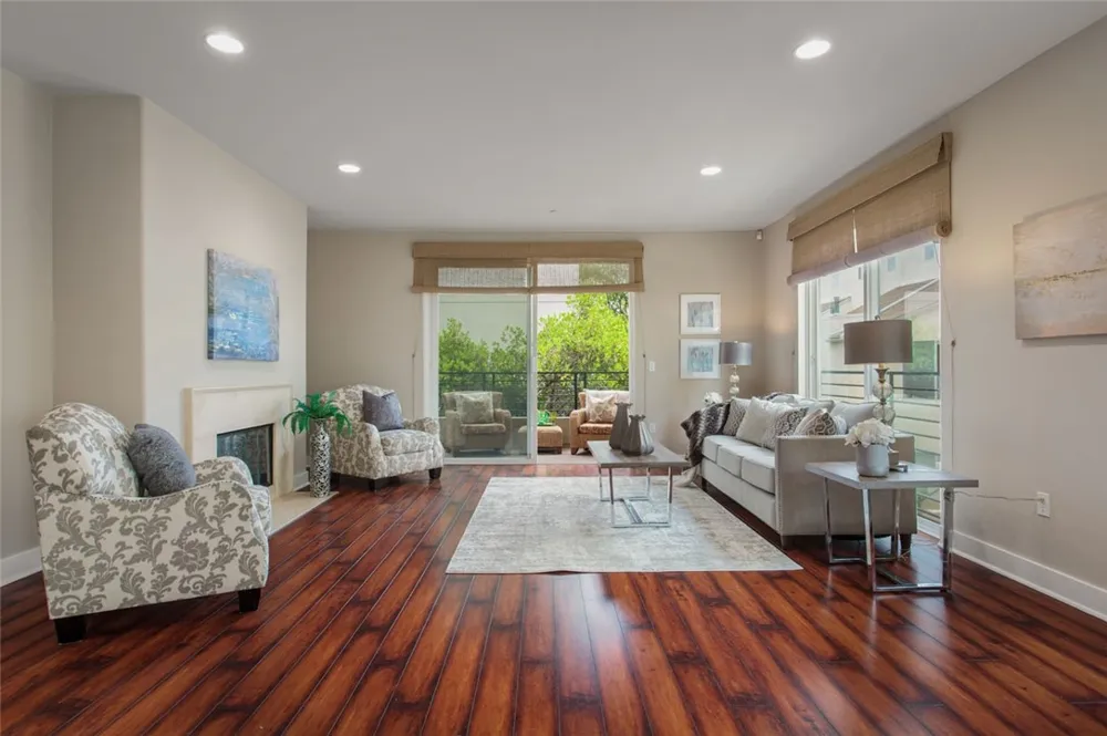 11115 Acama #207 Studio City, CA 91602