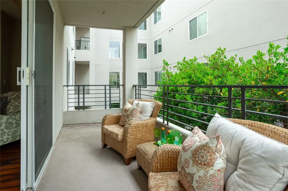 11115 Acama #207 Studio City, CA 91602