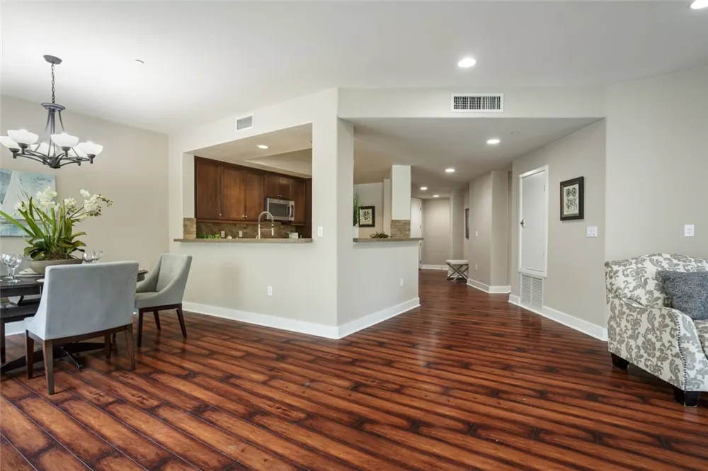 11115 Acama #207 Studio City, CA 91602