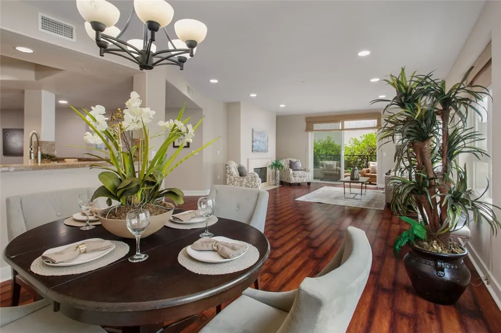 11115 Acama #207 Studio City, CA 91602