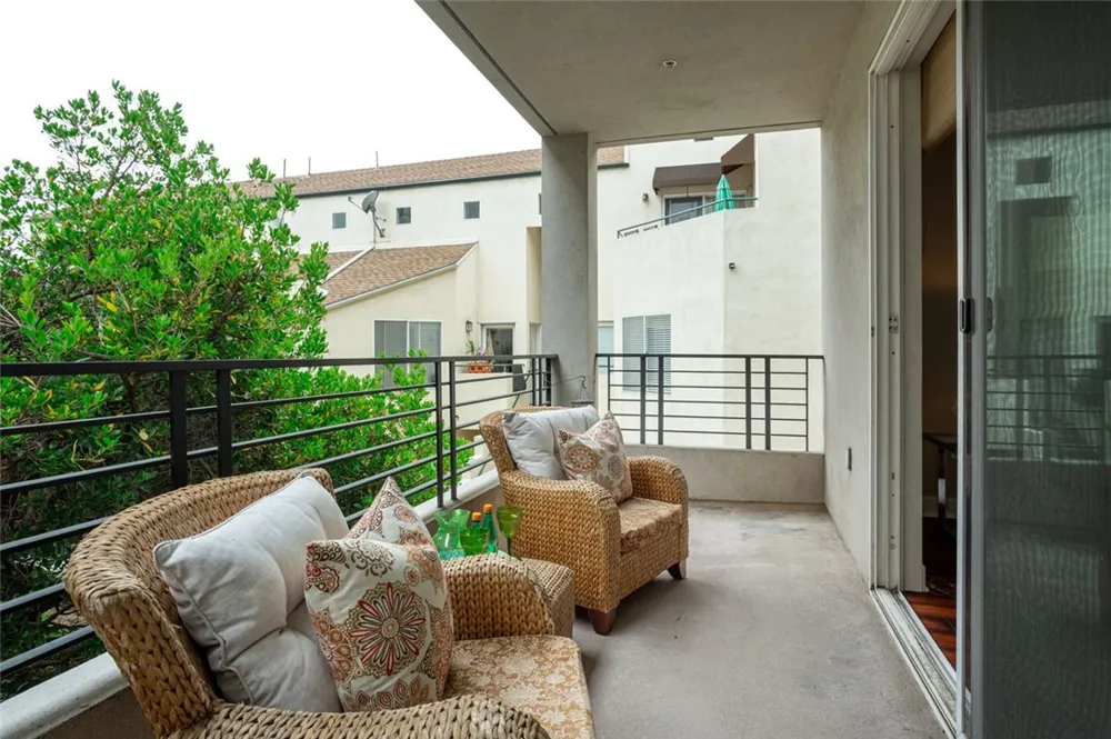 11115 Acama #207 Studio City, CA 91602