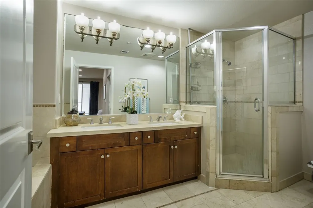 11115 Acama #207 Studio City, CA 91602
