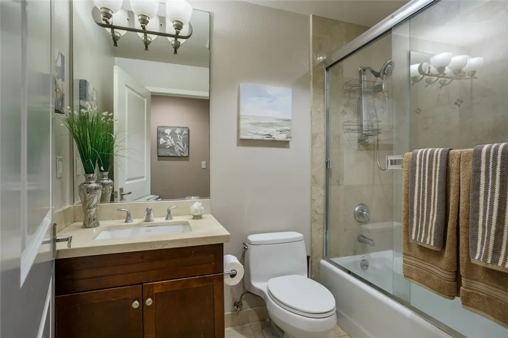 11115 Acama #207 Studio City, CA 91602