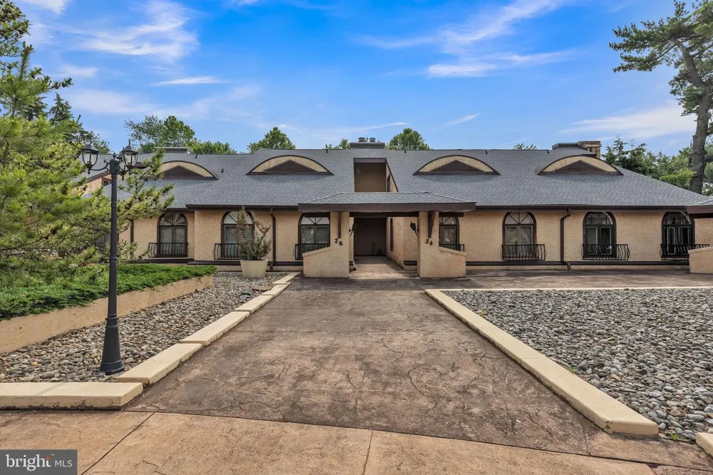 24 CENTURA Cherry Hill, NJ 08003