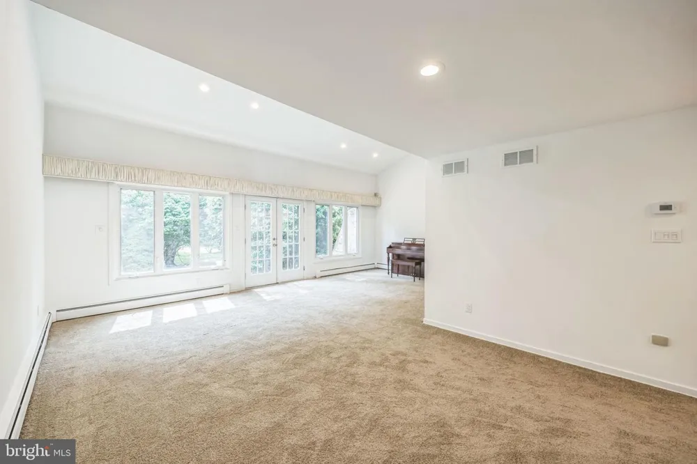 24 CENTURA Cherry Hill, NJ 08003