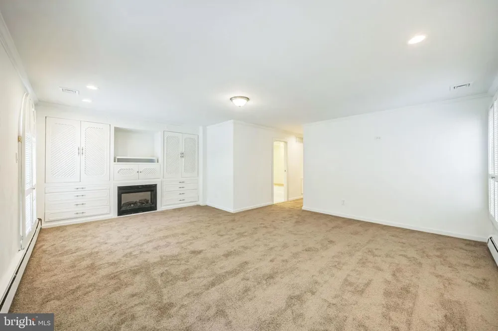 24 CENTURA Cherry Hill, NJ 08003