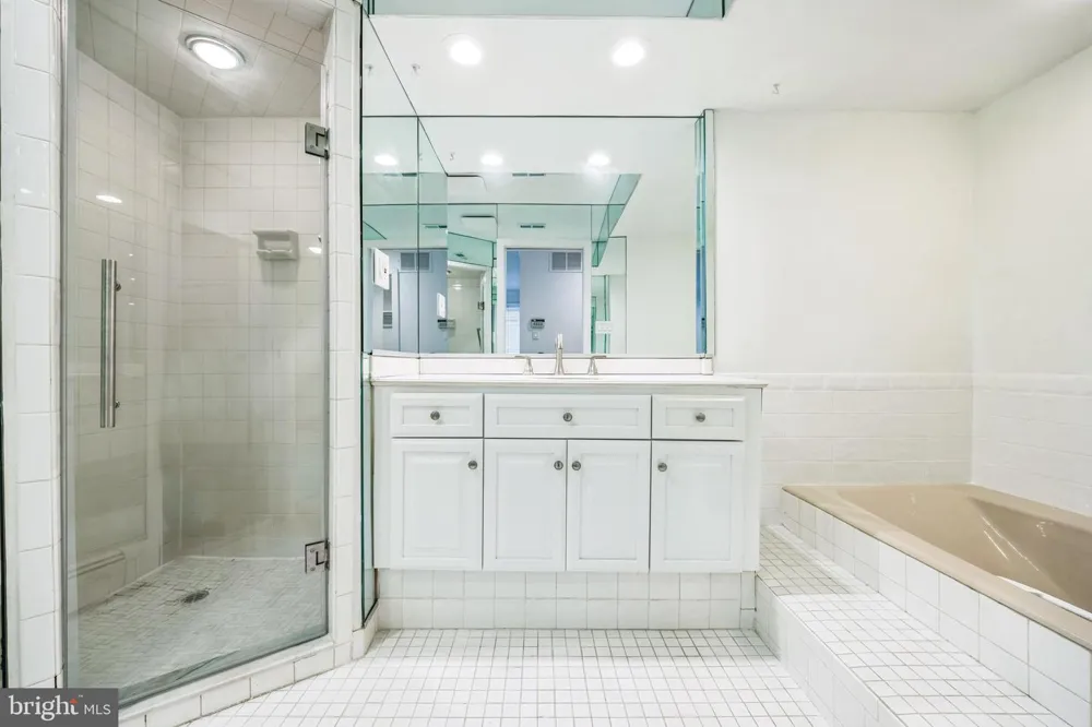 24 CENTURA Cherry Hill, NJ 08003