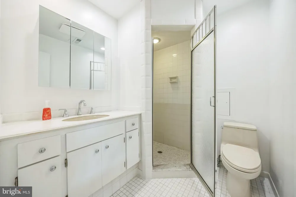 24 CENTURA Cherry Hill, NJ 08003