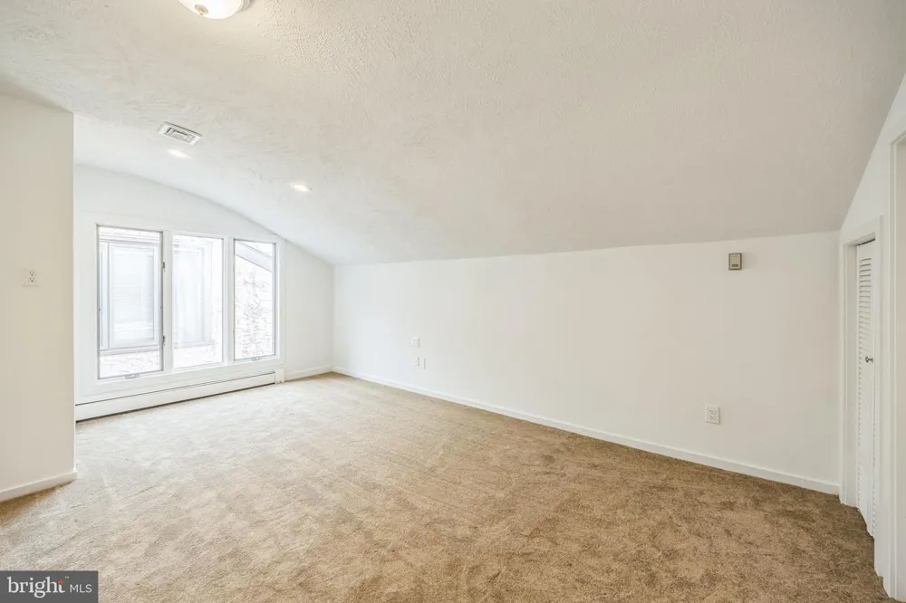24 CENTURA Cherry Hill, NJ 08003