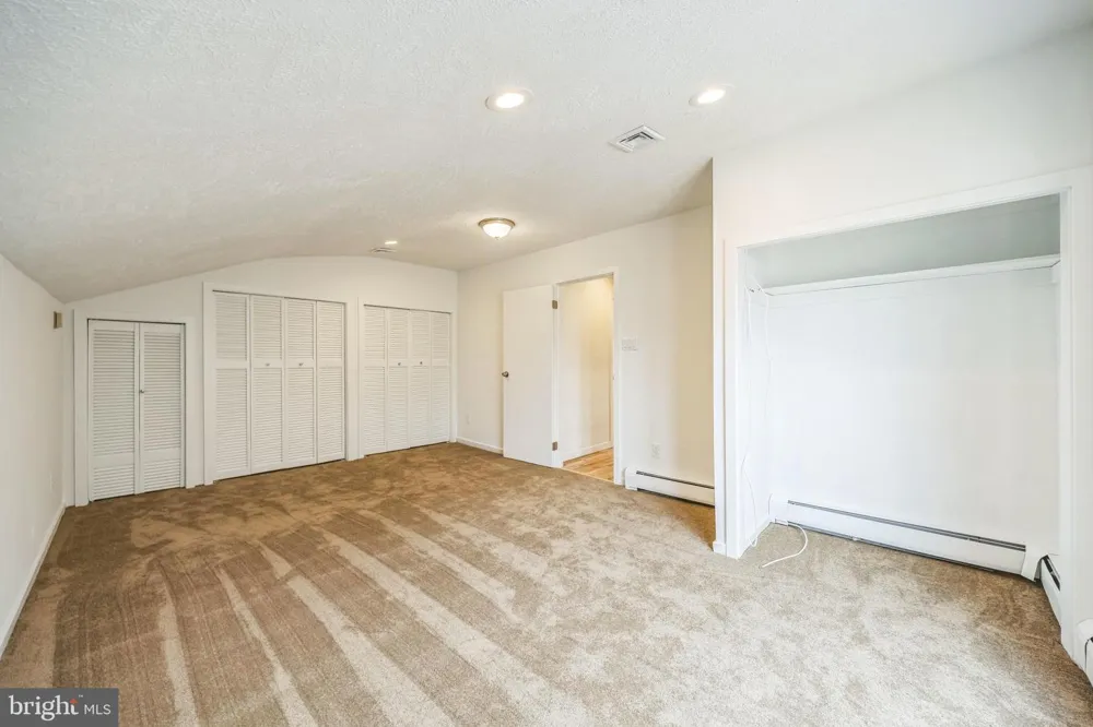 24 CENTURA Cherry Hill, NJ 08003