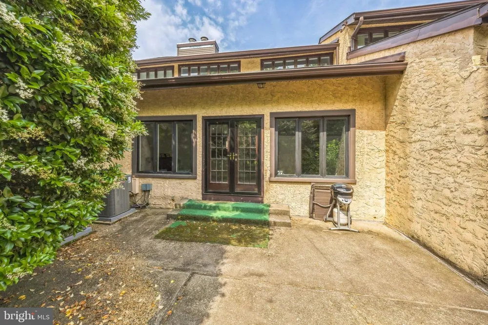 24 CENTURA Cherry Hill, NJ 08003