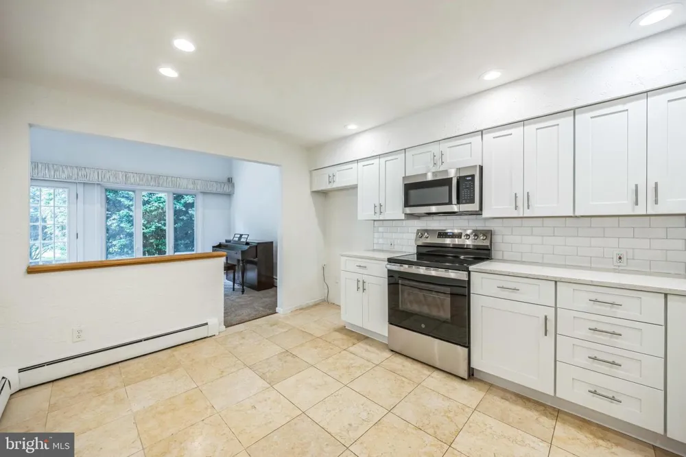24 CENTURA Cherry Hill, NJ 08003