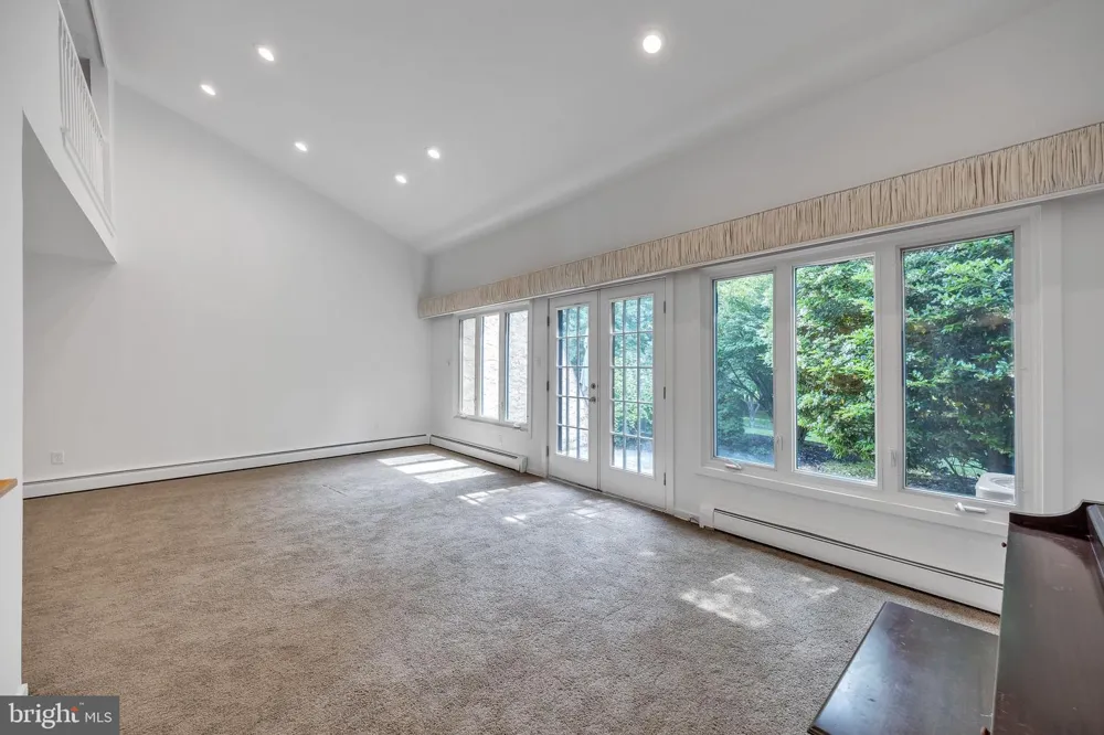 24 CENTURA Cherry Hill, NJ 08003