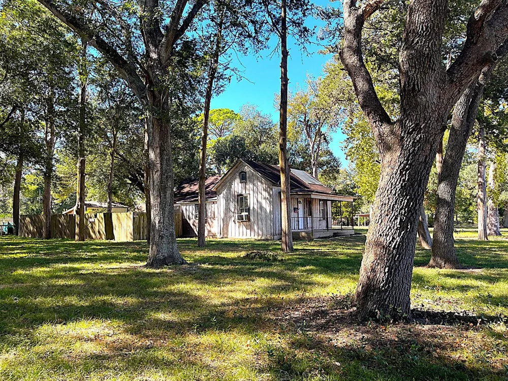 6211 Gresham Street Wallis, TX 77485